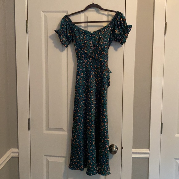 Make a statement with this gorgeous Hello Molly dress! - Picture 2 of 4